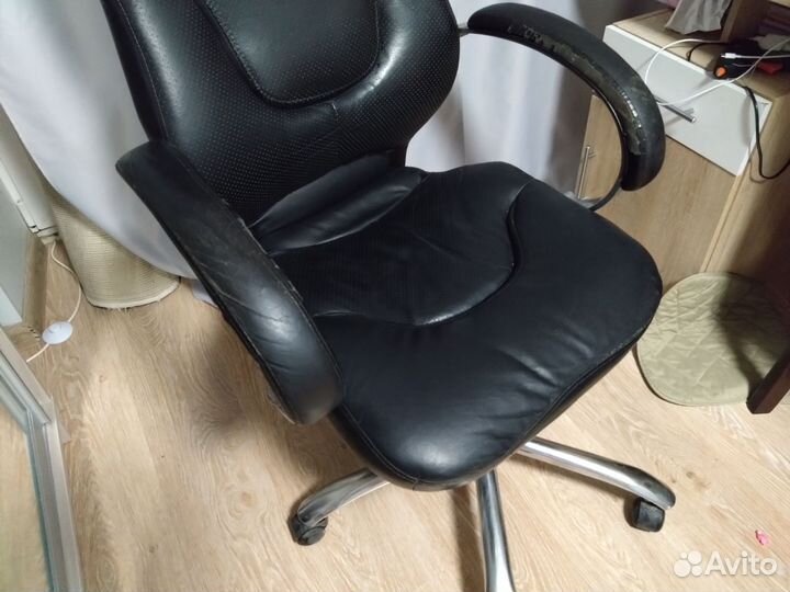 Компьютерное кресло