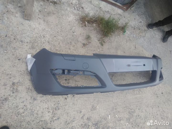 Бампер передний Opel Astra H Family