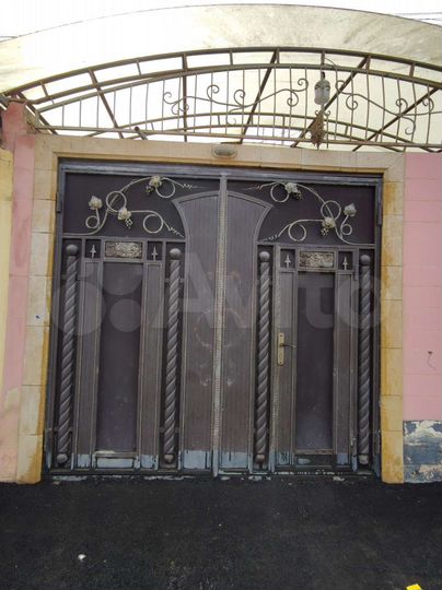 2-к. квартира, 70 м², 1/2 эт.