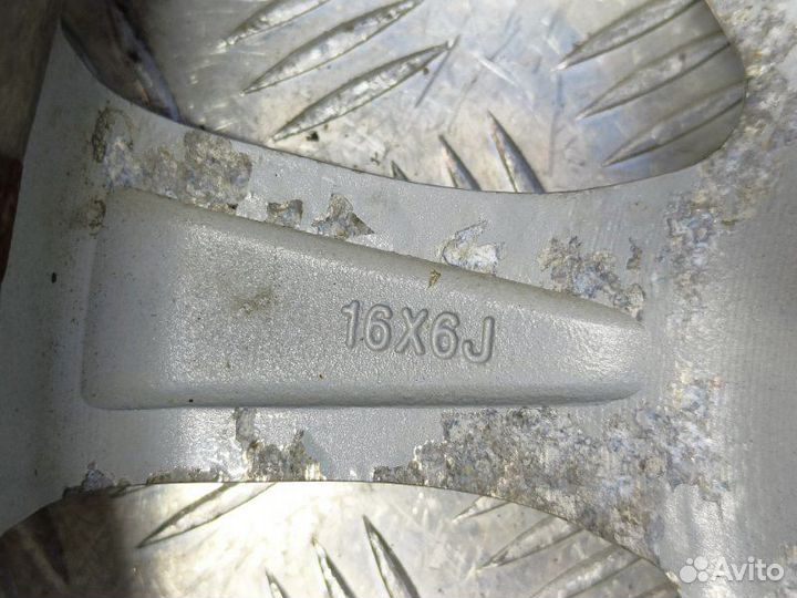 Диск литой R16 / 5x114.3 J6.0 46ET DIA67.1 (б/у)