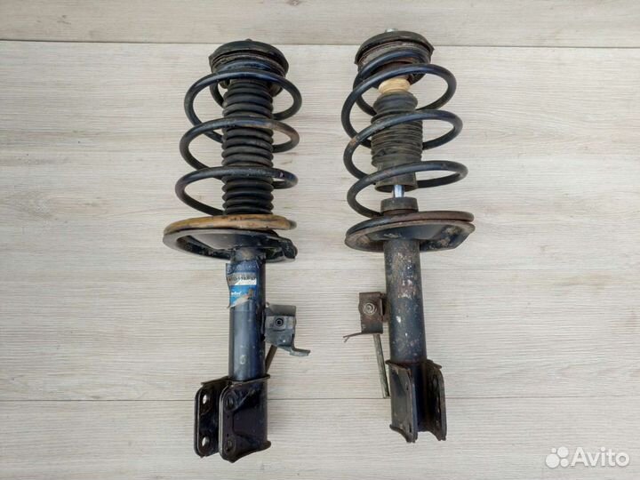 Стойка в сборе Правая Citroen C4 Peugeot 307
