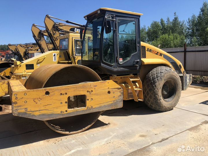 Каток грунтовый shantui SR12P-5