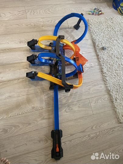 Трек Hot Wheels винтовое столкновение