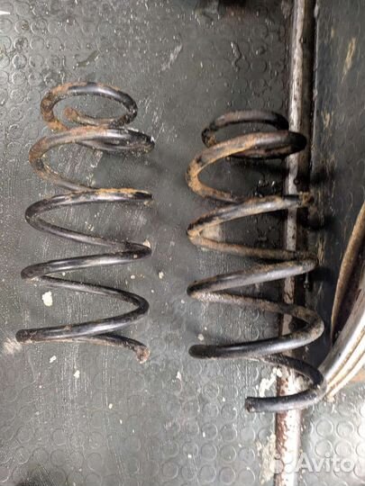 Передние пружины Mercedes Vito w638