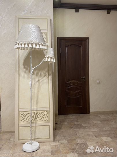 Торшер напольный