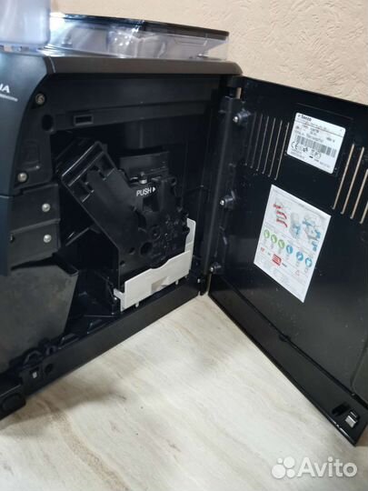 Кофемашина Philips Saeco Intelia HD8753