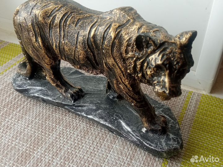 Статуэтка тигр