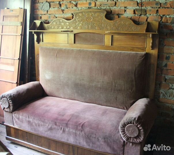 Антикварный, старинный диван ореховый
