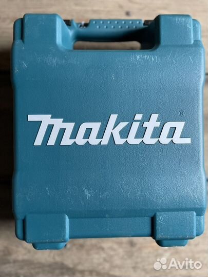 Дрель-шуруповерт аккумуляторная Makita DF488DWE