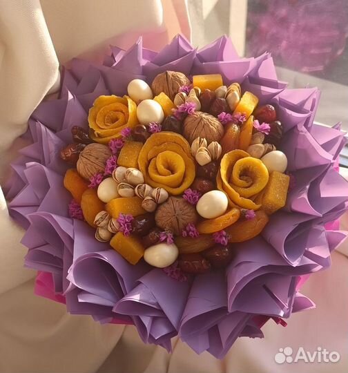 Букет из сухофруктов и орехов