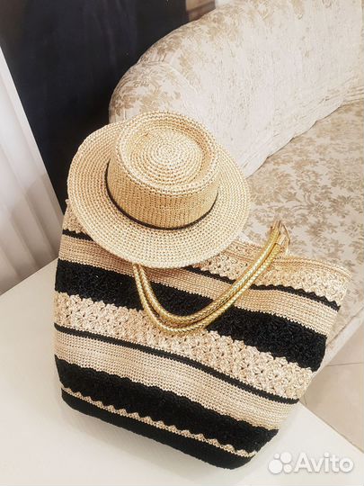 Вязаная пляжная сумка и шляпа из рафии
