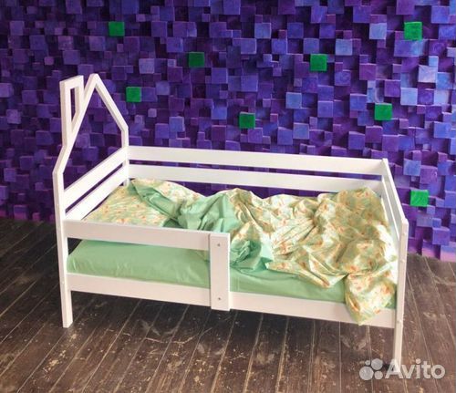 Софа детская высокий борт Домик из массива