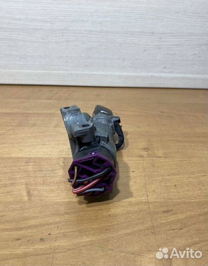 Замок зажигания Volkswagen Golf