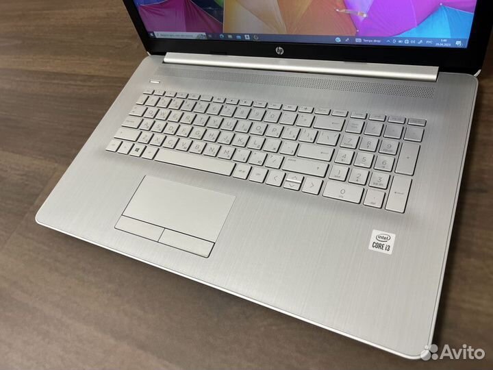 Большой и мощный HP 17,3 i3 8GB озу SSD