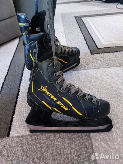 Коньки хоккейные