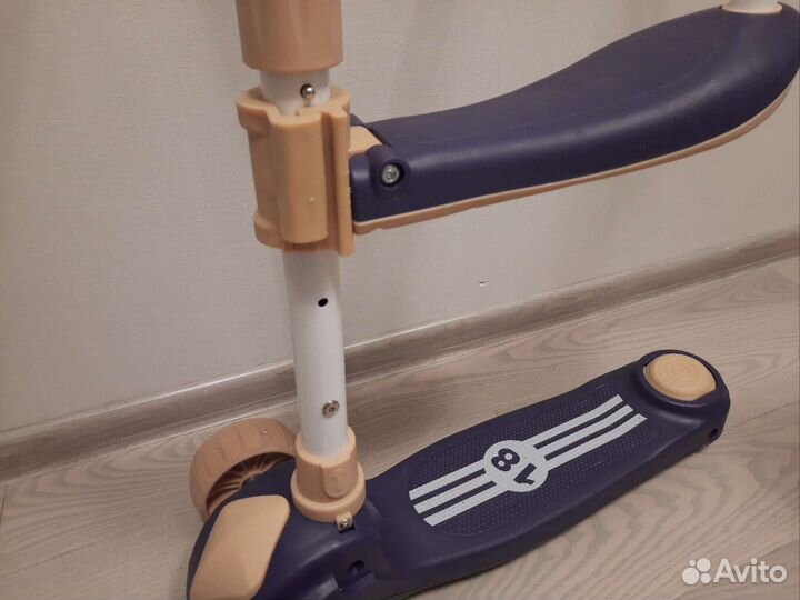 Самокат с родительской ручкой