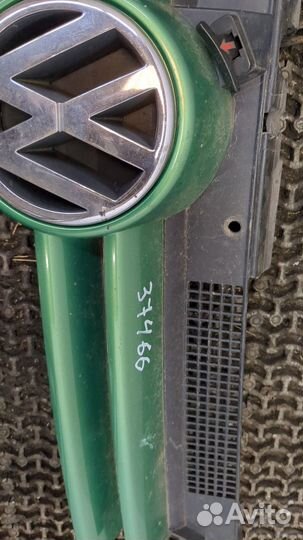 Решетка радиатора Volkswagen Golf 4, 2001