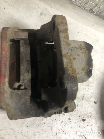 Передний суппорт Renault Logan 1