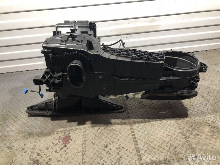 Корпус отопителя в сборе (Volkswagen Passat)