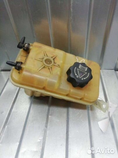 Расширительный бачок Peugeot 407 2.0 2005