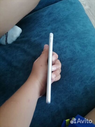 iPhone 8, 64 ГБ