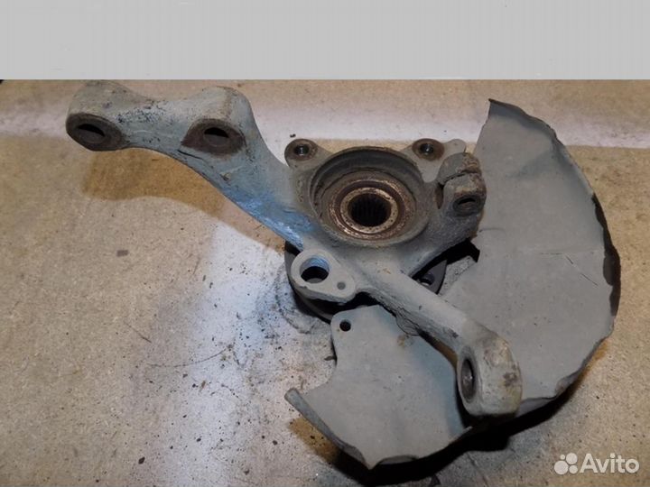 Кулак поворотный передний левый Passat B3 1988-199