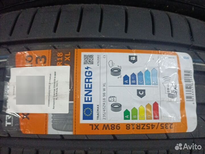 Tracmax X-Privilo TX3 235/45 R18