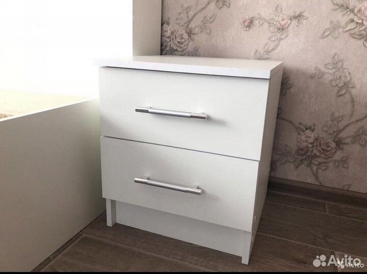 Тумба прикроватная