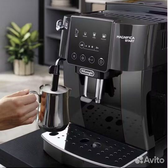 Кофемашина DeLonghi ecam 220 22 GB