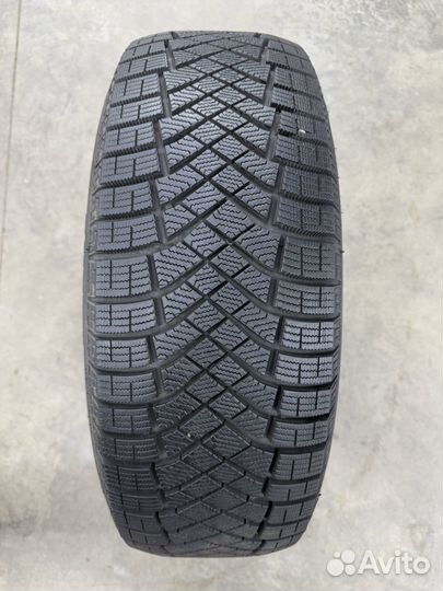 Pirelli Ice Zero FR 225/60 R18