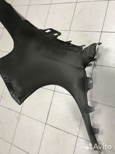 Крыло переднее правое w117
