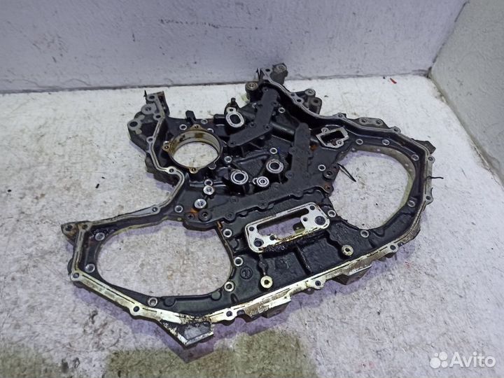 Крышка двигателя передняя