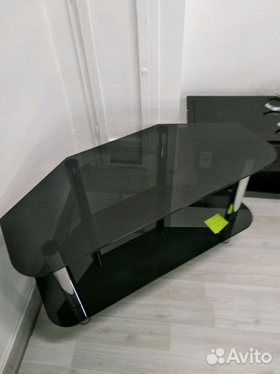 Столик под тв