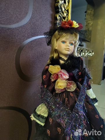 Кукла фарфоровая коллекционная