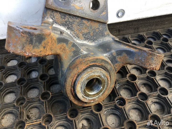 Кронштейн передней рессоры Renault Premium