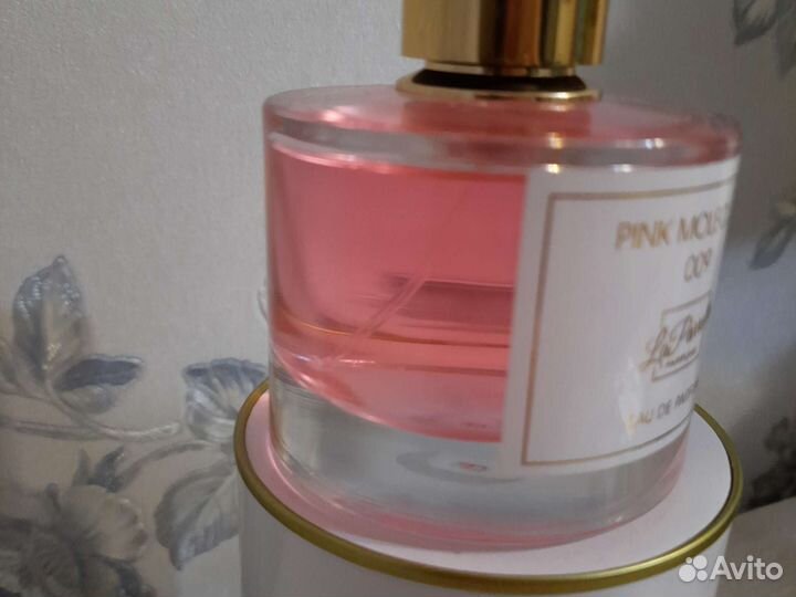 Pink molecule 090.09