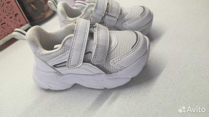 Кроссовки для девочки 24 размер