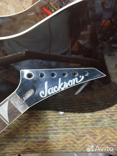 Гриф электрогитары