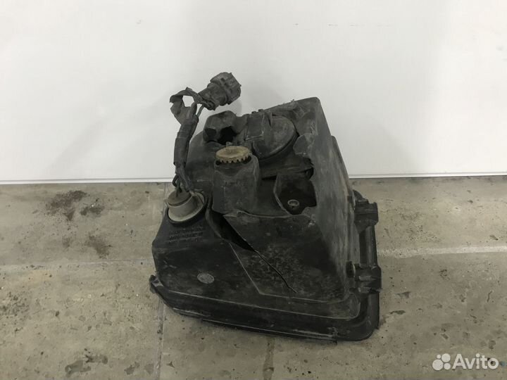 Фара противотуманная правая Infiniti QX56 JA60