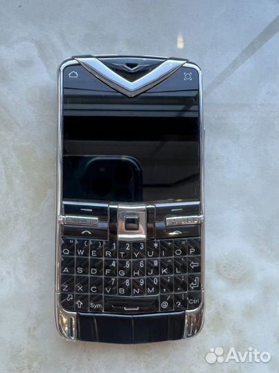 Vertu Constellation Quest, 8 ГБ