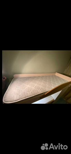 Кровать чердак со столом и шкафом