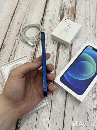 iPhone 12, 64 ГБ