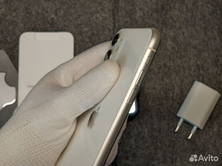 iPhone 11, 64 ГБ