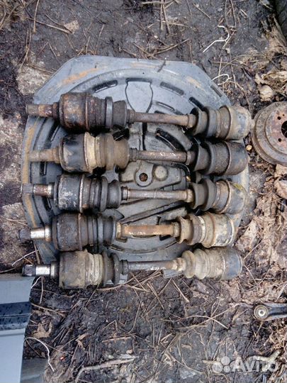 Полуось на Мерседес W123