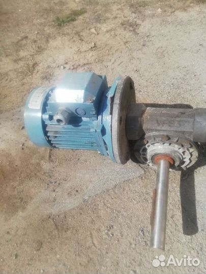 Мотор редуктор