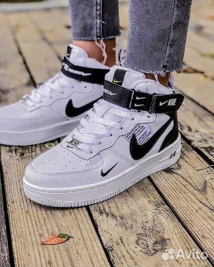 Кроссовки Nike Air Force Mid White Black Зимние