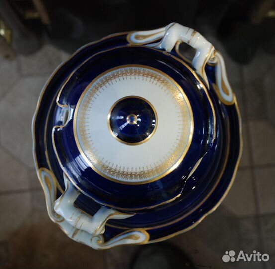 Супница на блюде. Кузнецов. Скол на крышке