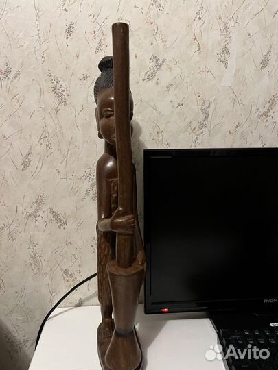 Африканская статуэтка