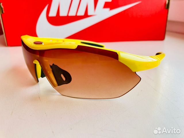 Жёлтые спортивные солнцезащитные очки