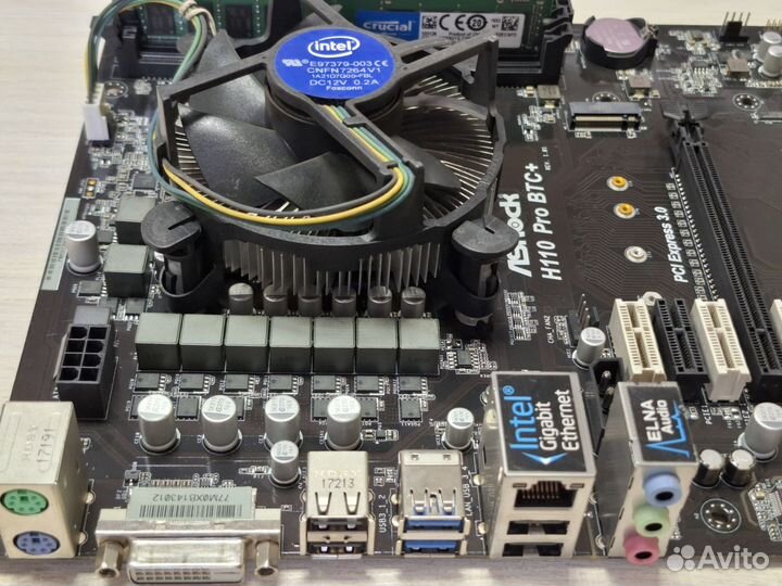 Материнская плата с процессором и памятью